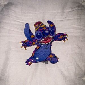 Stitch Crashes Aladdin Pin